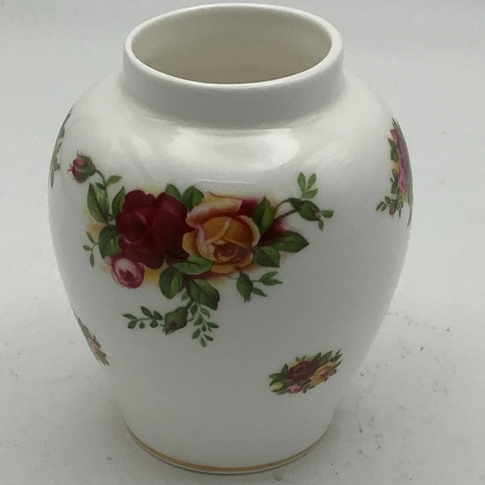Vintage Royal Albert England Old Country Roses Miniature Vase